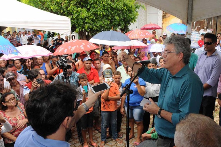 ricardo fala em nova olilnda_foto jose marques (2).jpg ricardo fala em nova olilnda_foto jose marques (2).jpg