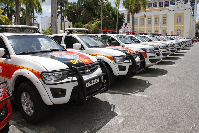 Gov. entrega Viaturas e Armas para Policia_F. Evandro (7).JPG Gov. entrega Viaturas e Armas para Policia_F. Evandro (7).JPG