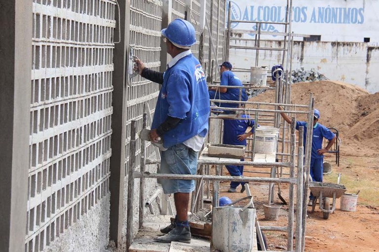 ricardo inspeciona obras da escola abidulia em catole_foto alberi pontes (3).JPG ricardo inspeciona obras da escola abidulia em catole_foto alberi pontes (3).JPG