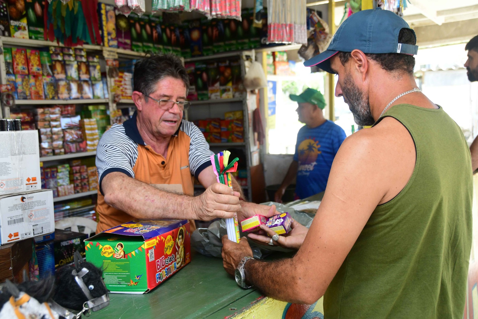2025.06.16 Venda de fogos Marconi Silva © Julio Cezar Peres (1).JPG