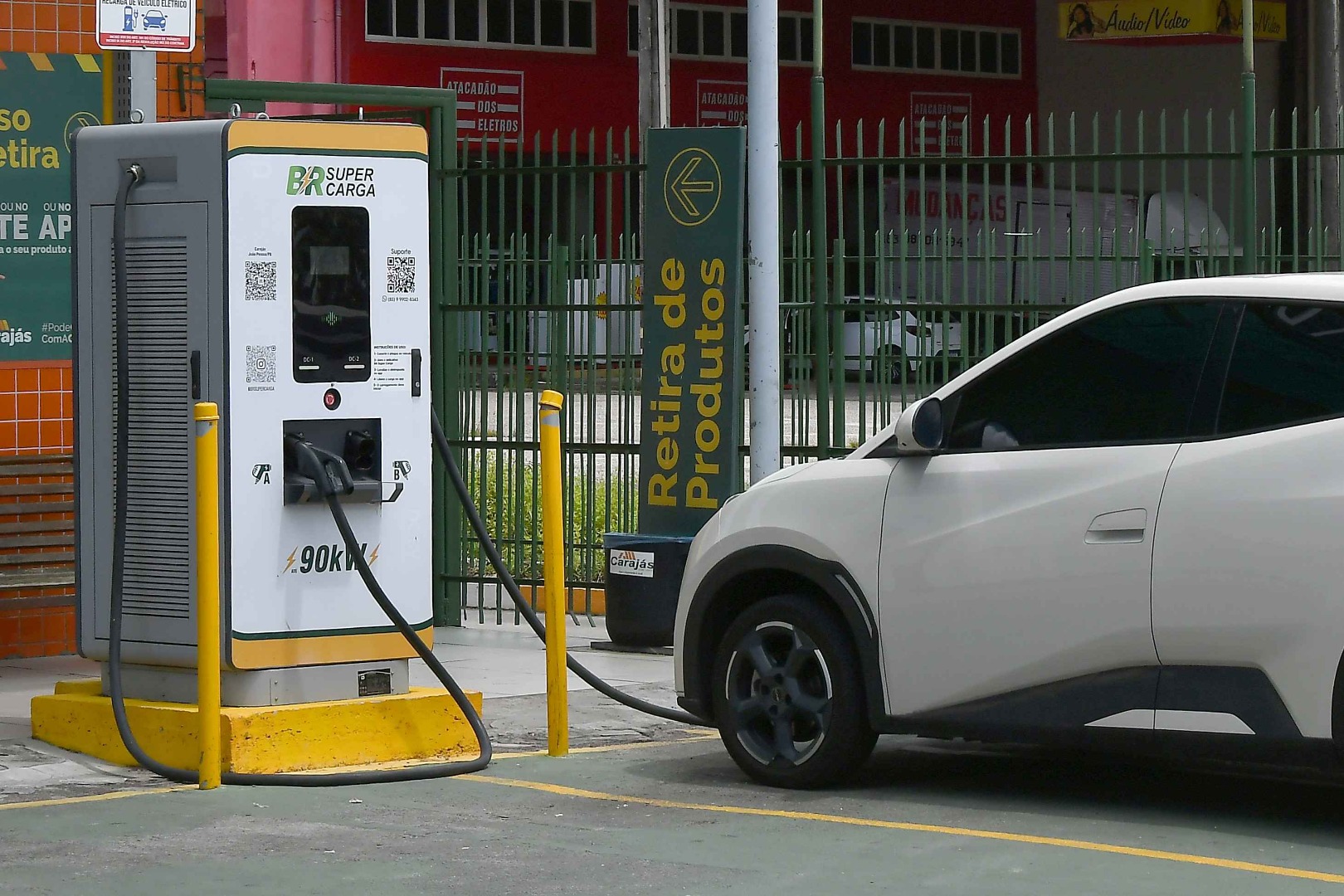 2025.08.21 Recarga elétrica carros © Leonardo Ariel (1).JPG
