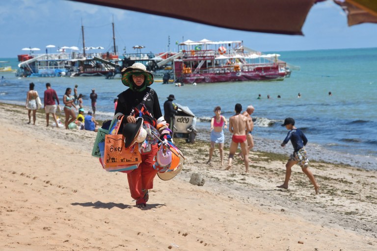 2025.01.20_vendedores de praia © roberto guedes (104).JPG