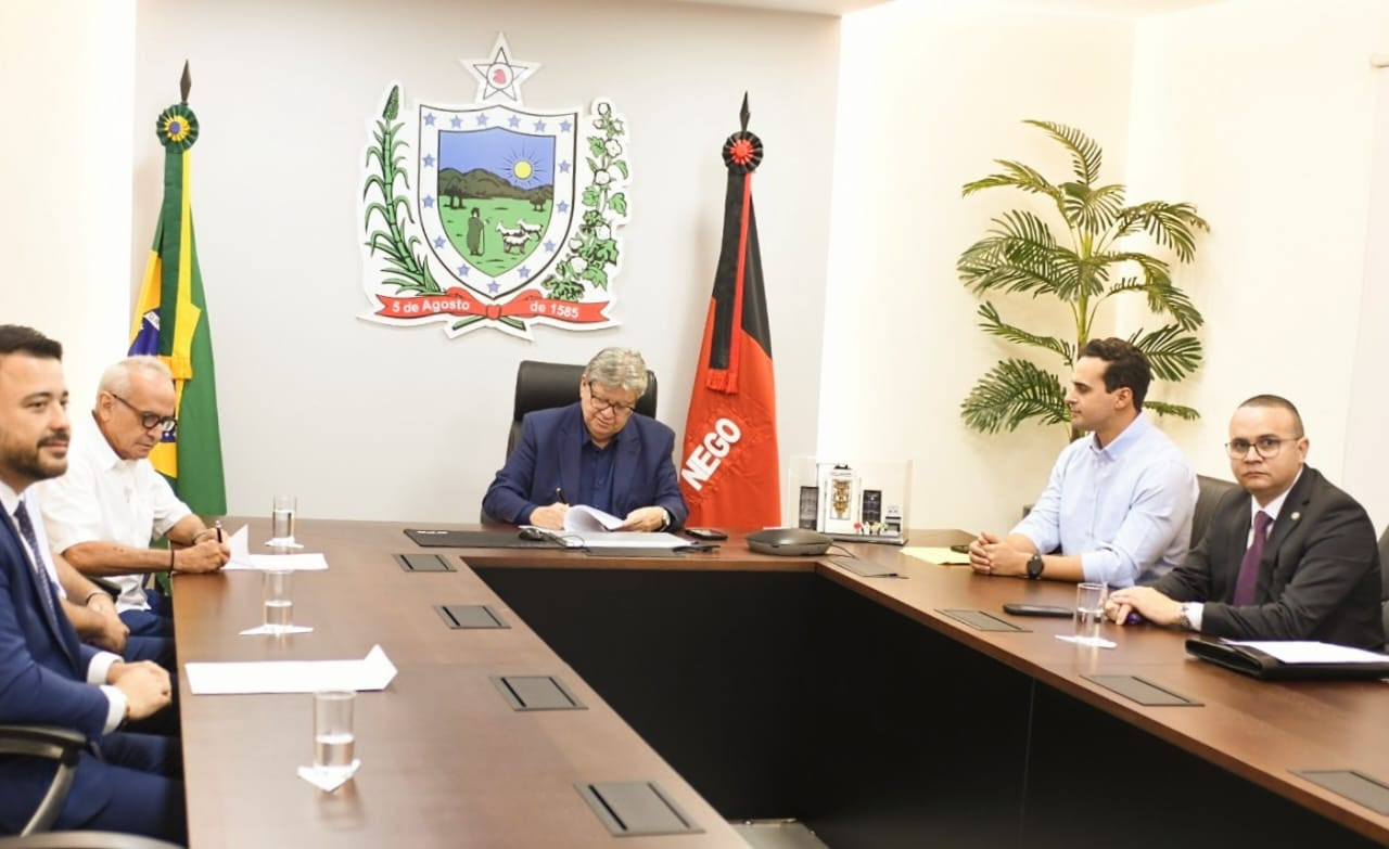 governo e prefeitura cessão estação das artes.jpg