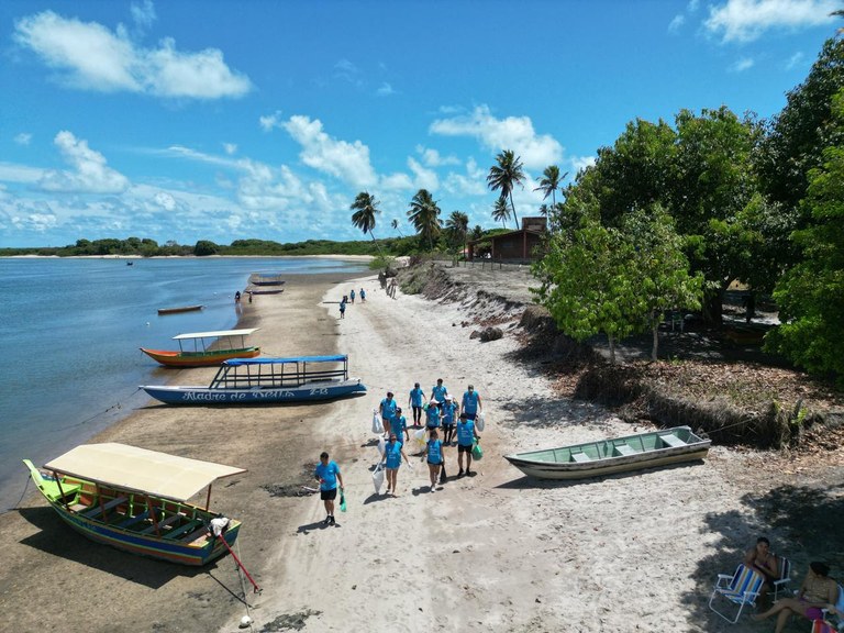 projeto praia limpa - foto Beatriz Avelino secom-pb.jpg