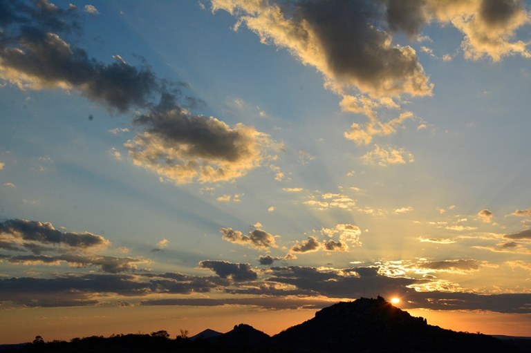 por do sol fazenda salmabaia © roberto guedes (6).JPG