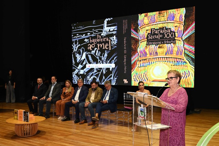 Lançamento do livro © Carlos Rodrigo.JPG