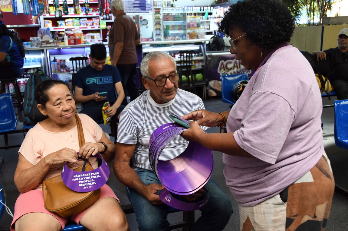 Ministério das Mulheres realiza ação de alerta em João Pessoa